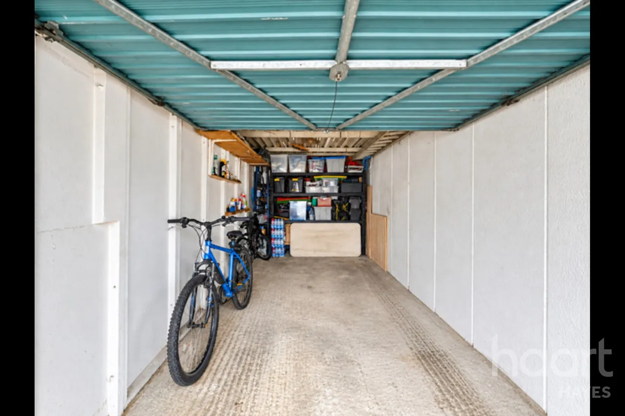 Sandown Close, Hounslow, TW5, photo 14
