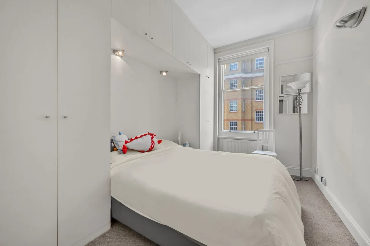 1 bed flat for sale, Ridgmount Gardens, London, WC1E