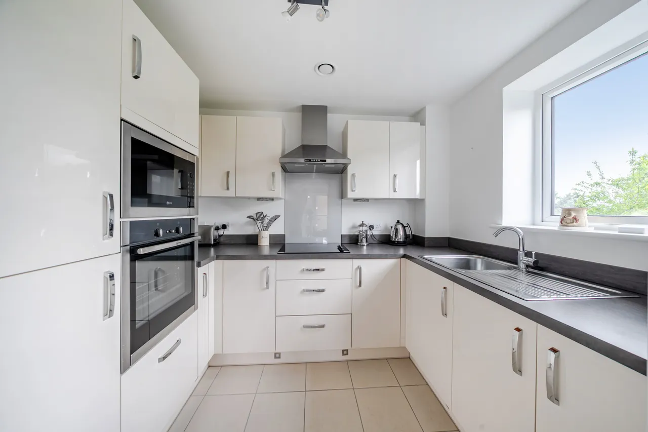 Pegs Lane, Hertford, SG13, photo 2