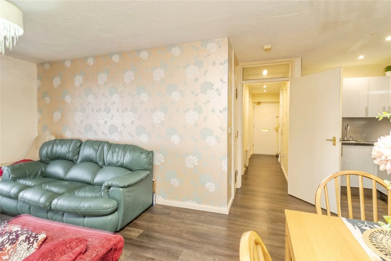 Moorgate, Leadenhall, MK6, photo 13