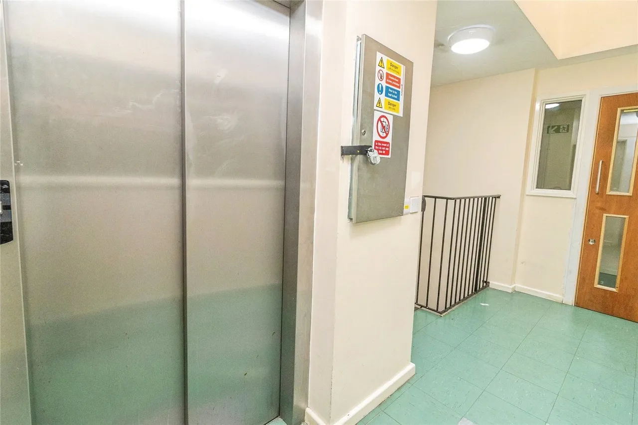 Moorgate, Leadenhall, MK6, photo 18