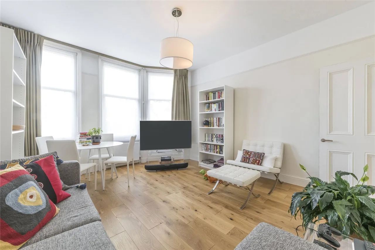 2 bed flat to rent, Ridgmount Gardens, Bloomsbury, WC1E