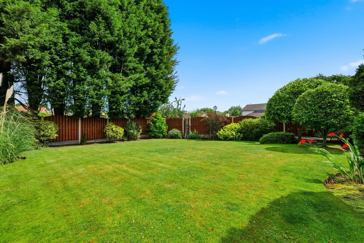 Melton Green, Rotherham, S63, photo 34