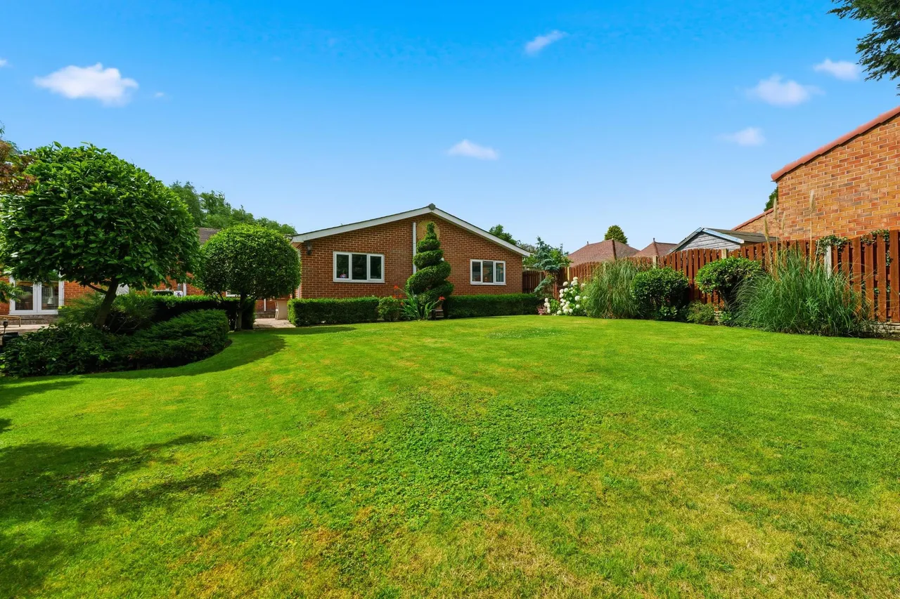 Melton Green, Rotherham, S63, photo 25