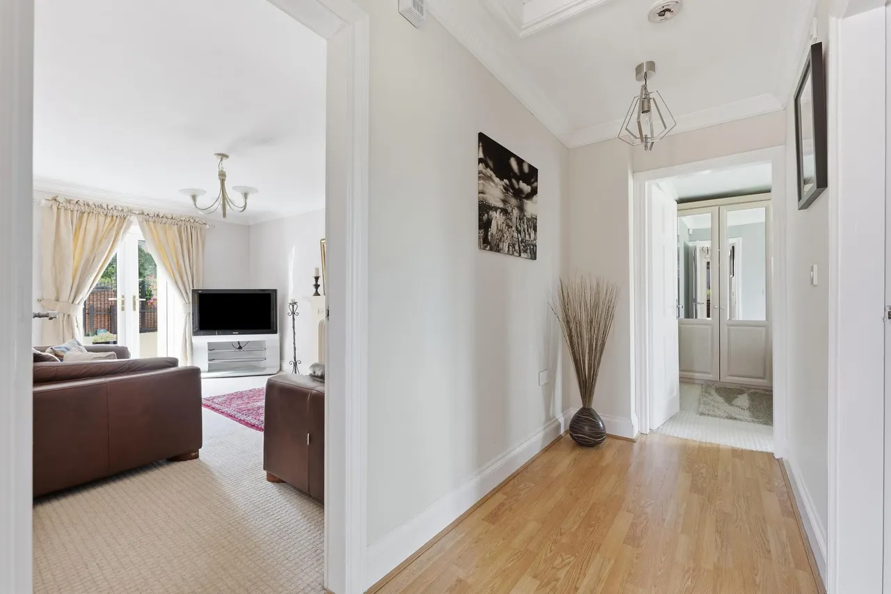 Melton Green, Rotherham, S63, photo 15