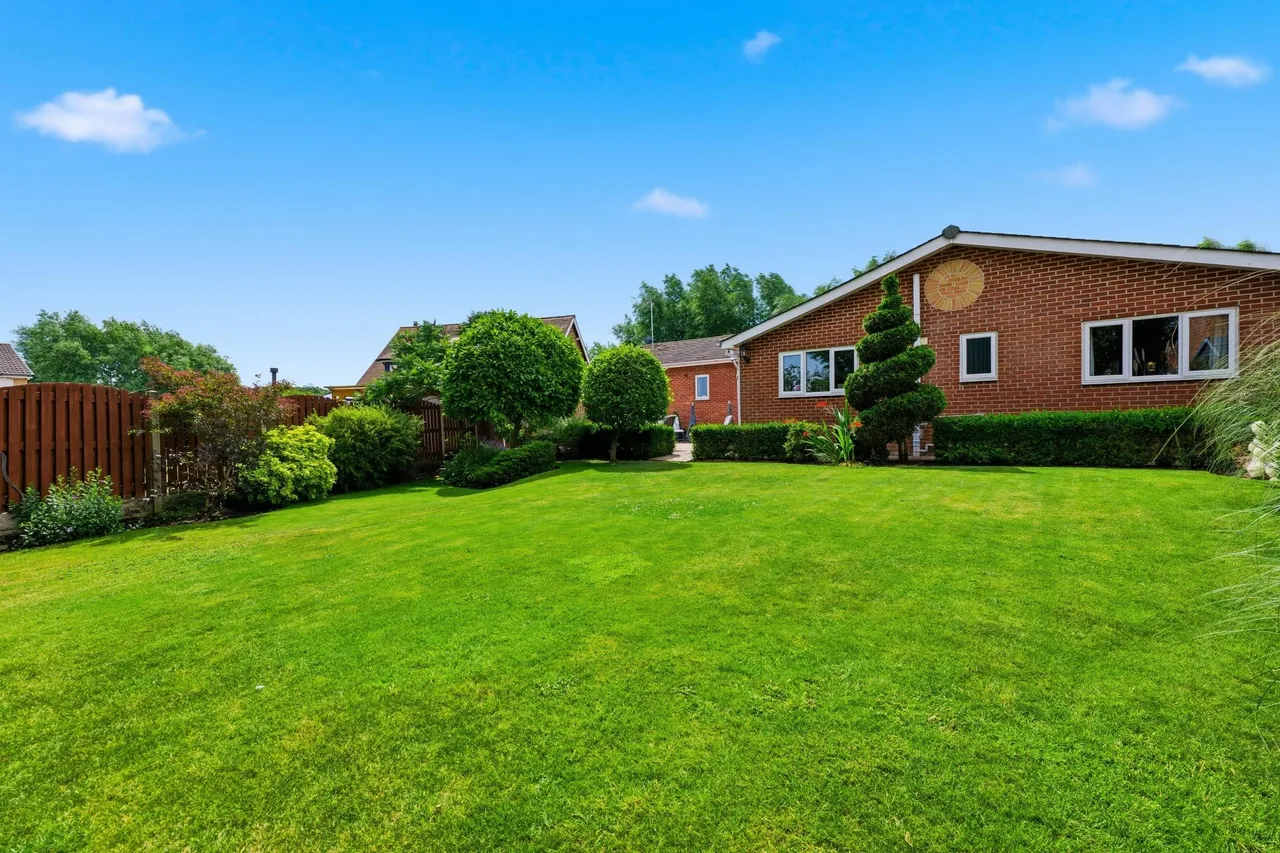 Melton Green, Rotherham, S63, photo 35