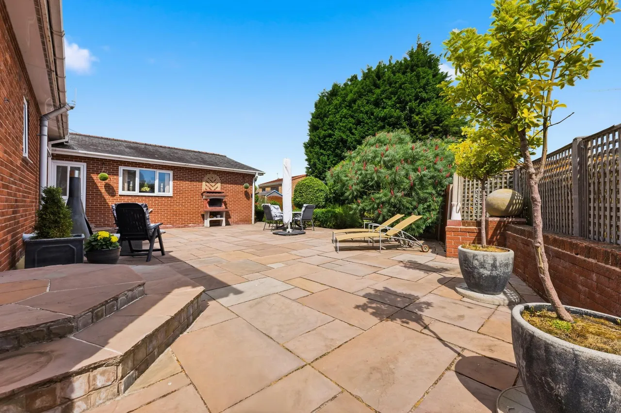 Melton Green, Rotherham, S63, photo 27
