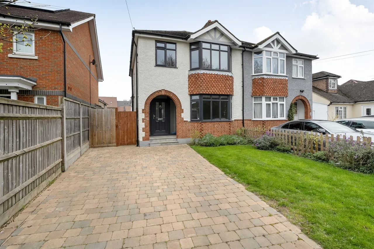3 bed house for sale — Blackamoor Lane, Maidenhead