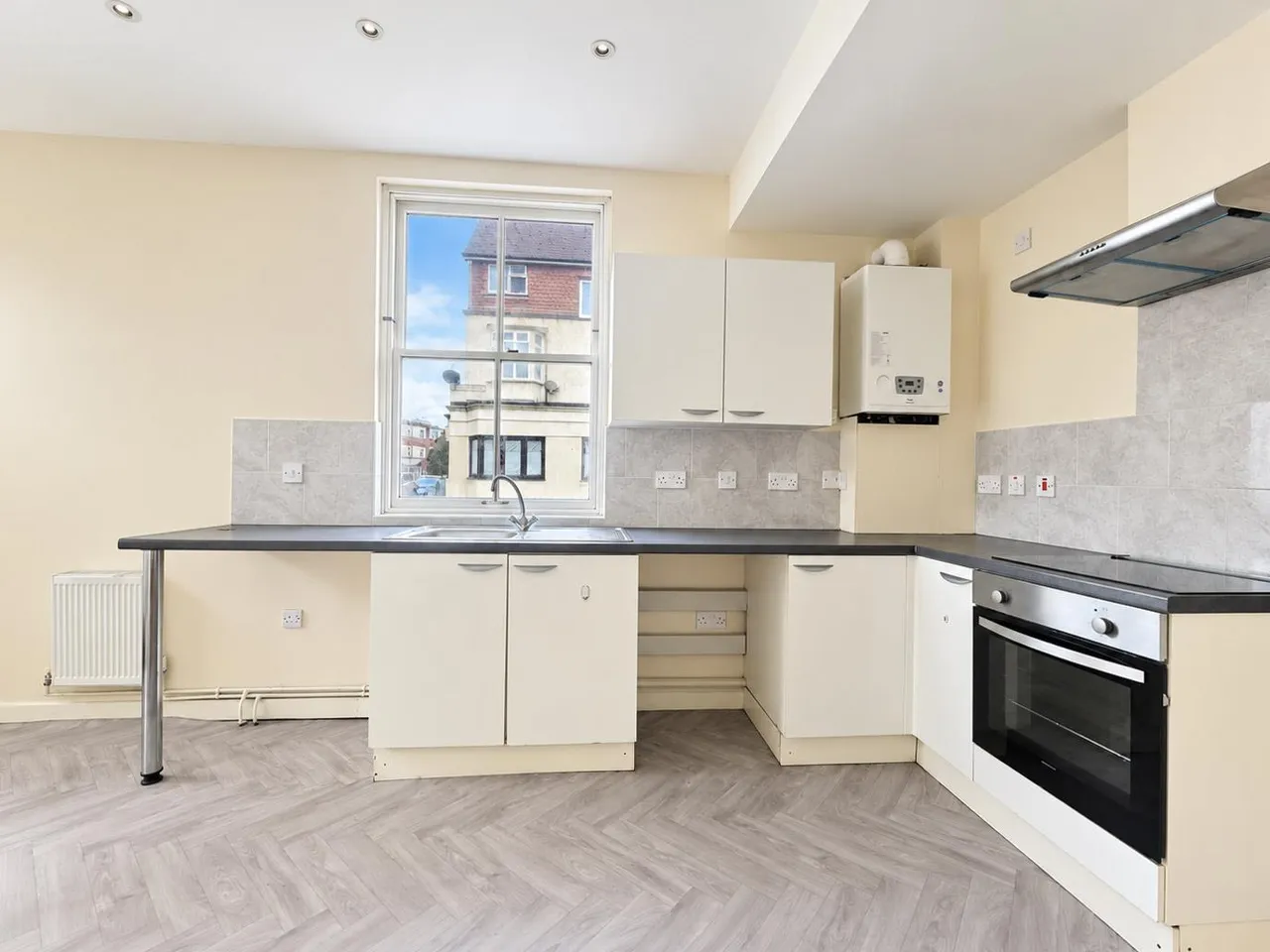 Seaside, Eastbourne, BN22 7NG, photo 7