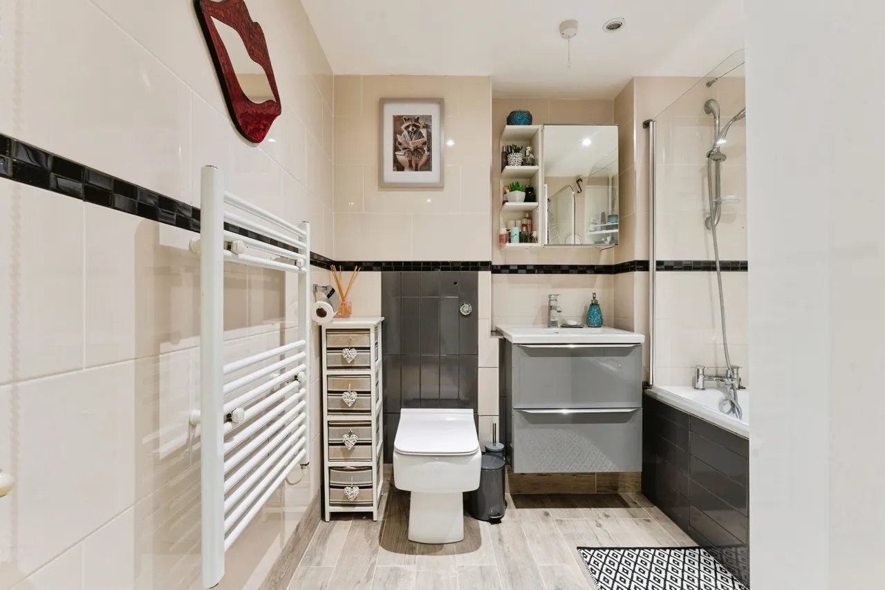 Forest Lane, London, E15, photo 12