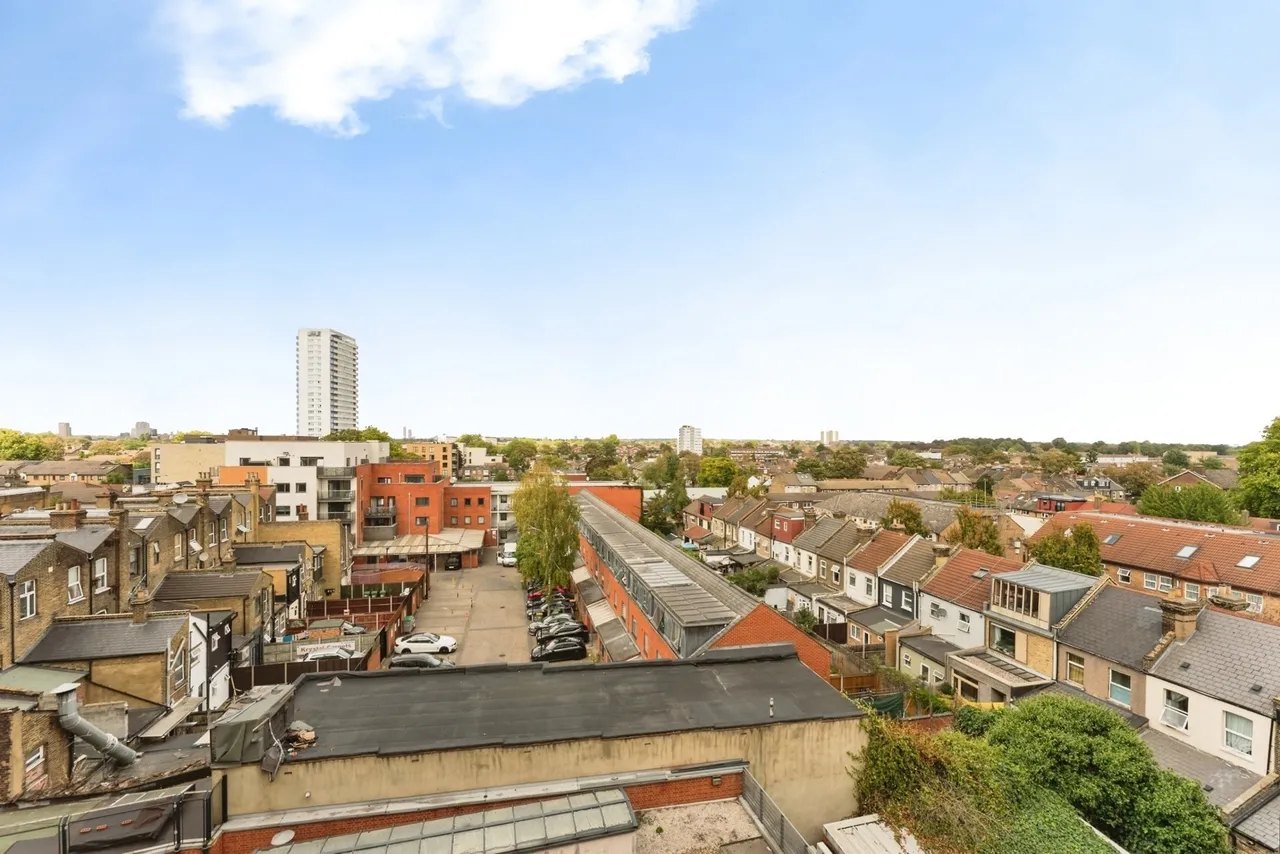 Forest Lane, London, E15, photo 14