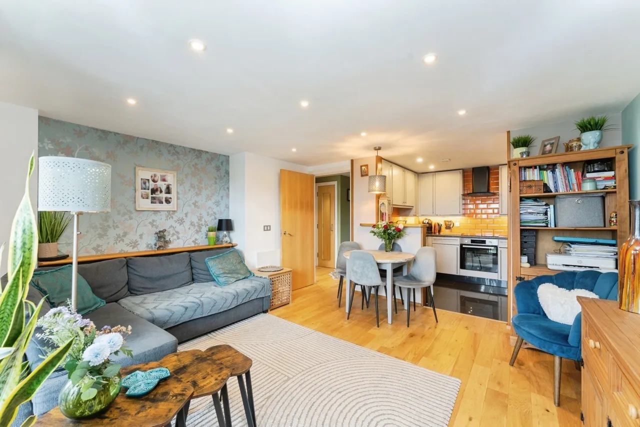 Forest Lane, London, E15, photo 5