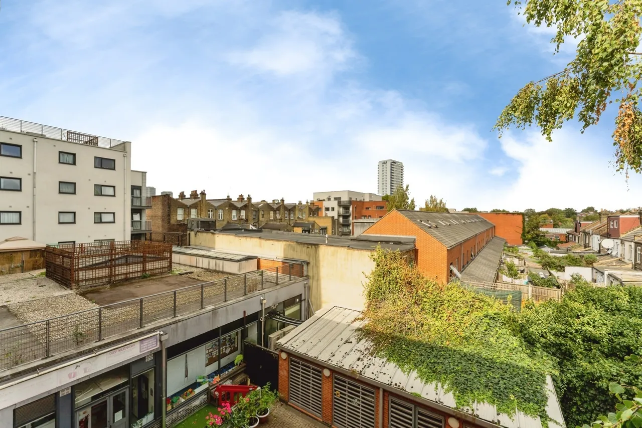 Forest Lane, London, E15, photo 8