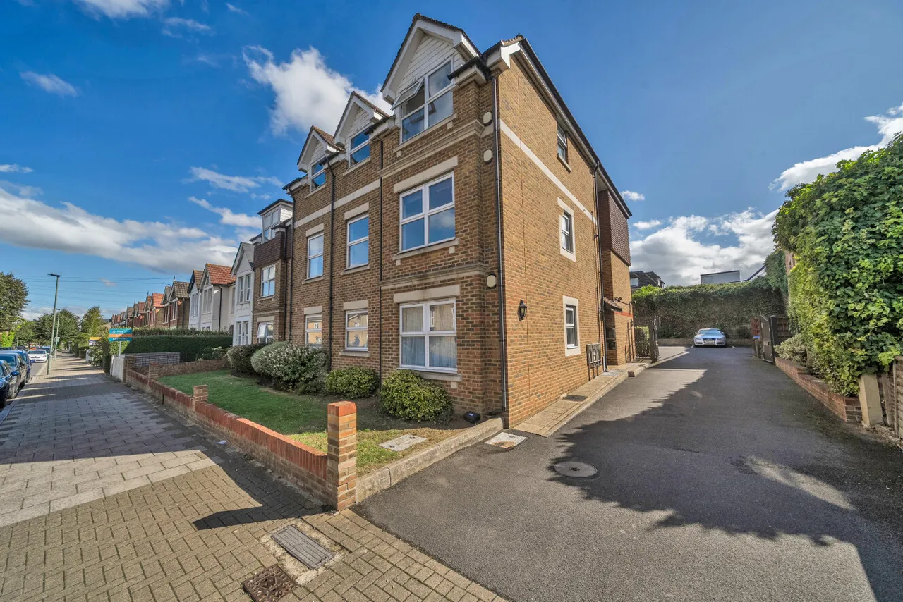 2 bed flat to rent — Ravenscroft Road, Beckenham, BR3