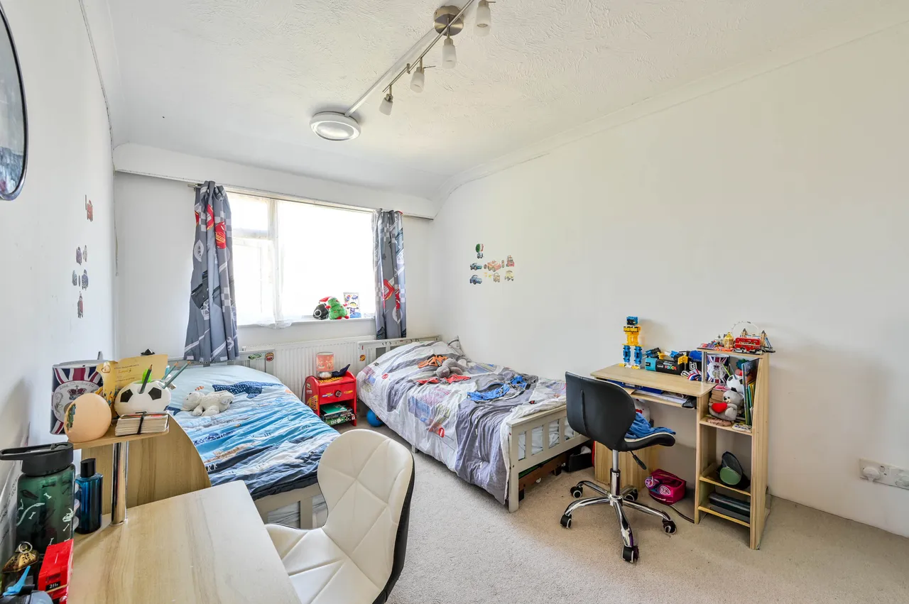 36 Newborough Green, New Malden, photo 9