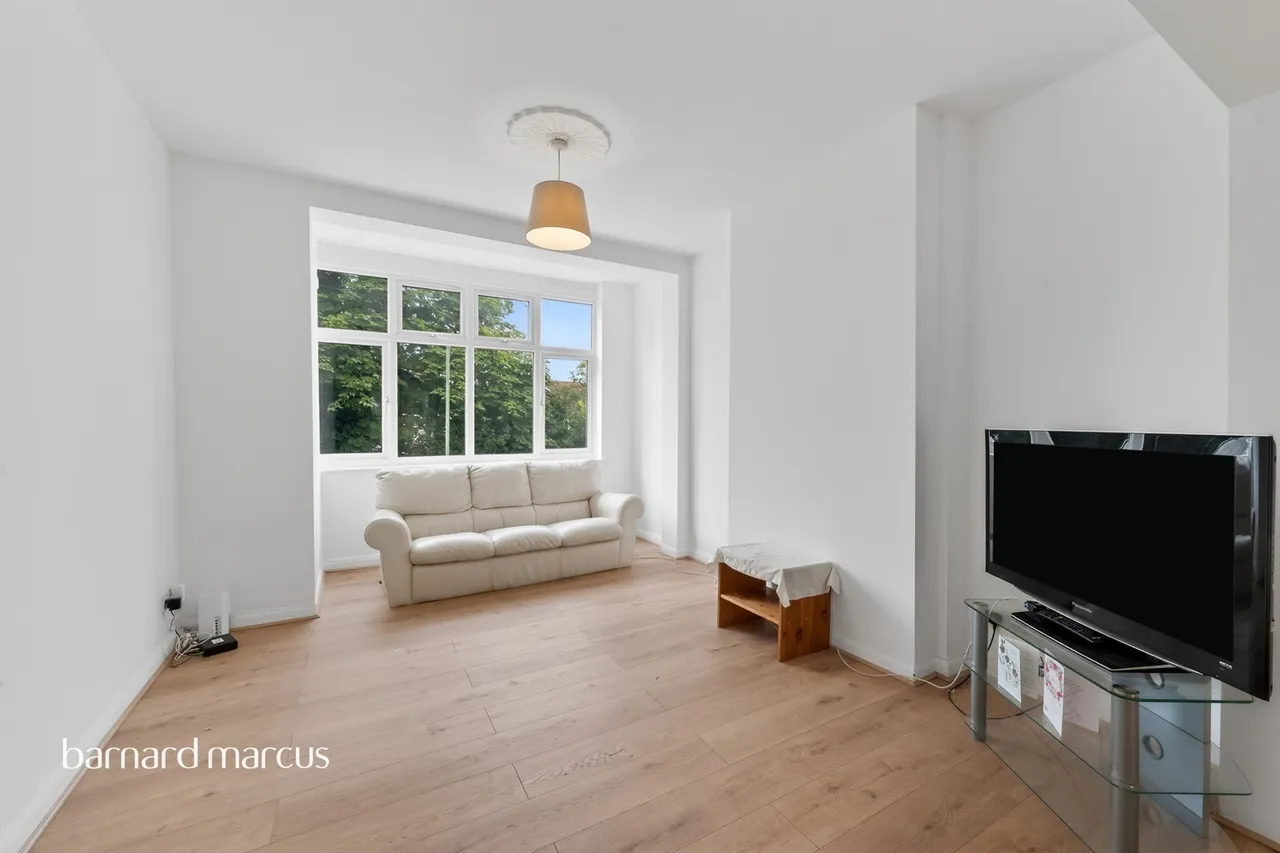 Hobart Road, Worcester Park, photo 2