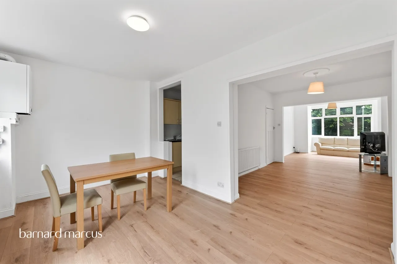 Hobart Road, Worcester Park, photo 3