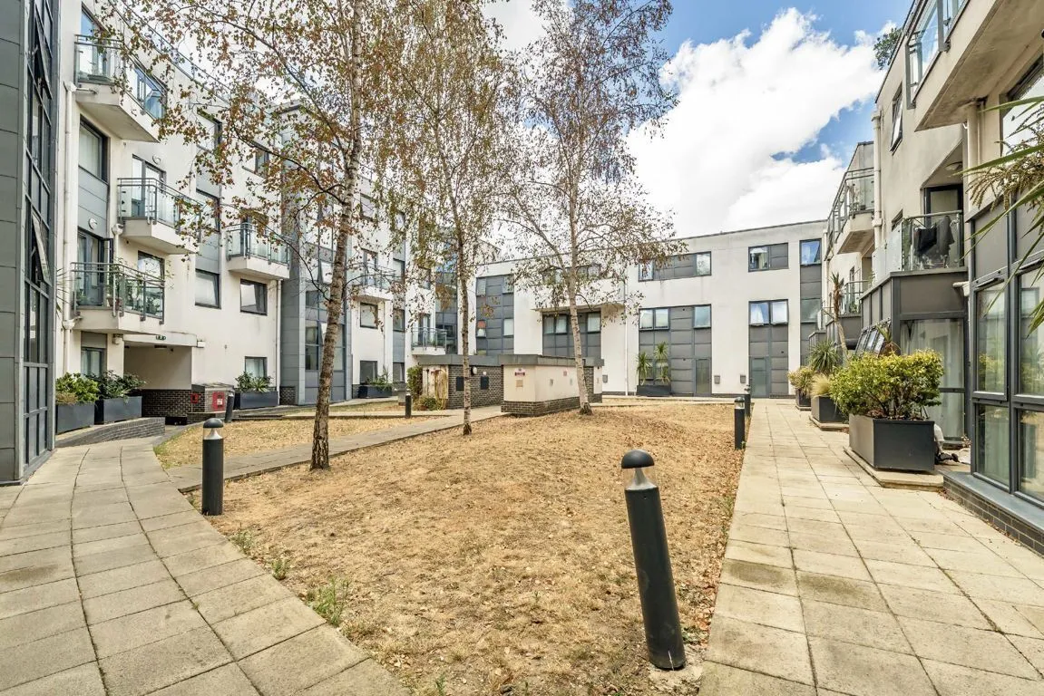 Mitcham Road, SW17, photo 8