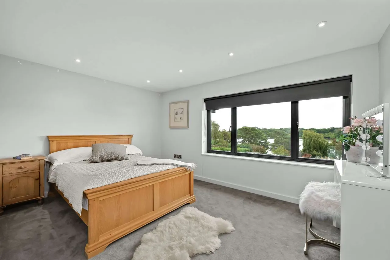 The Avenue, Petersfield, GU31, photo 21
