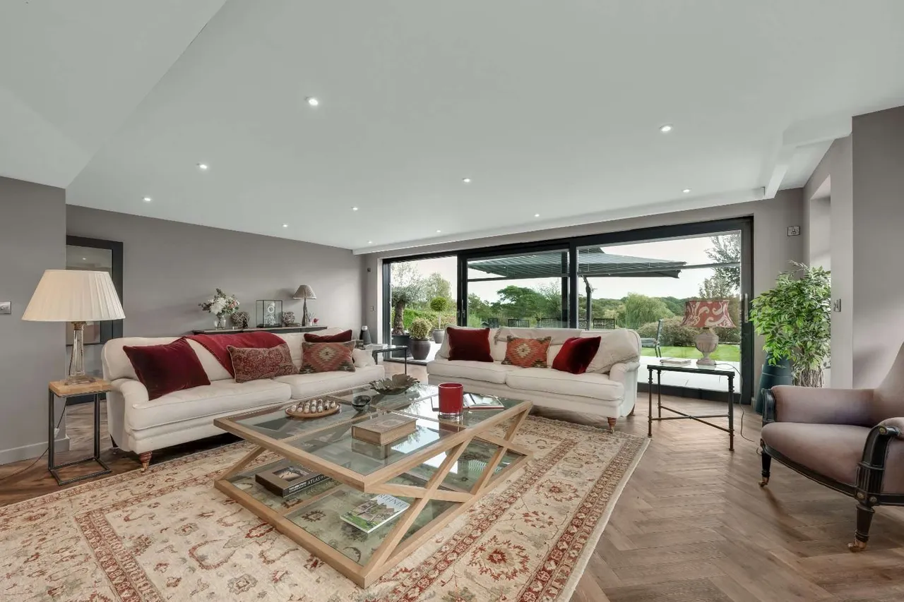 The Avenue, Petersfield, GU31, photo 11