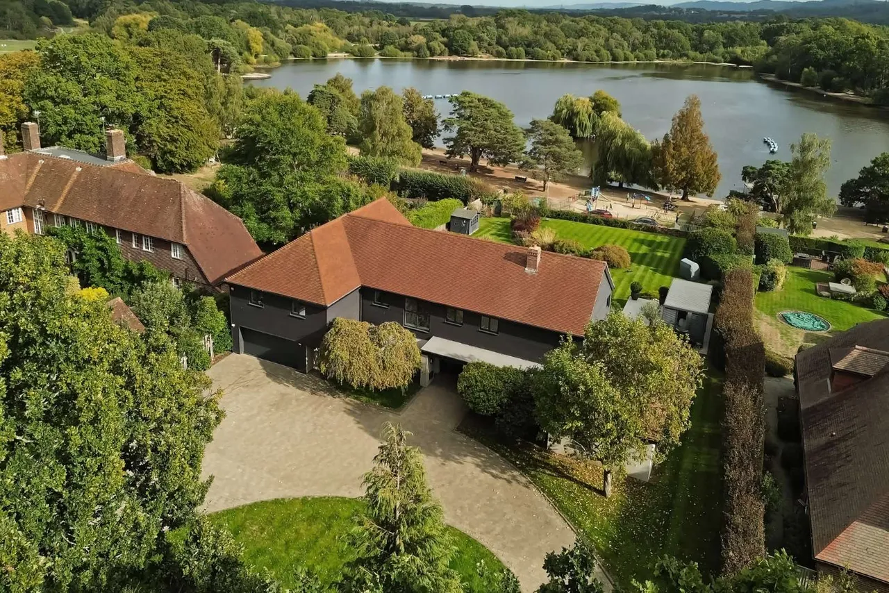 The Avenue, Petersfield, GU31, photo 28