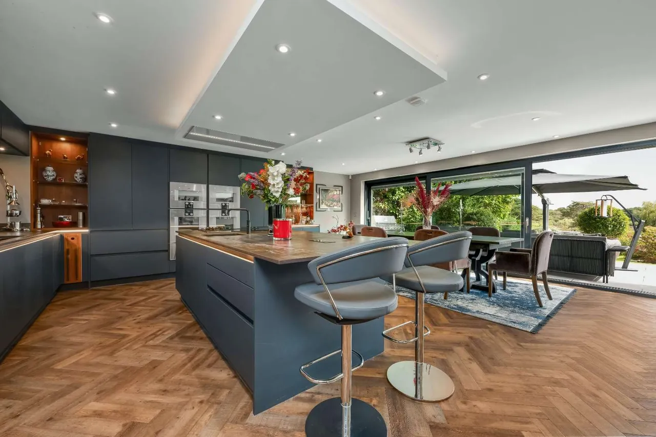 The Avenue, Petersfield, GU31, photo 3