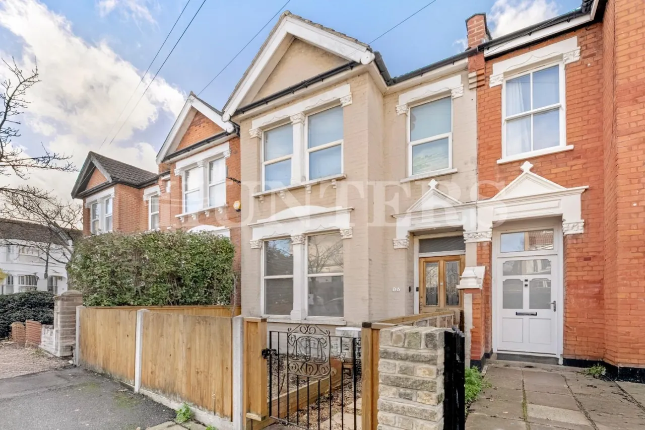 3 bed house for sale — Lordsmead Road, London, N17