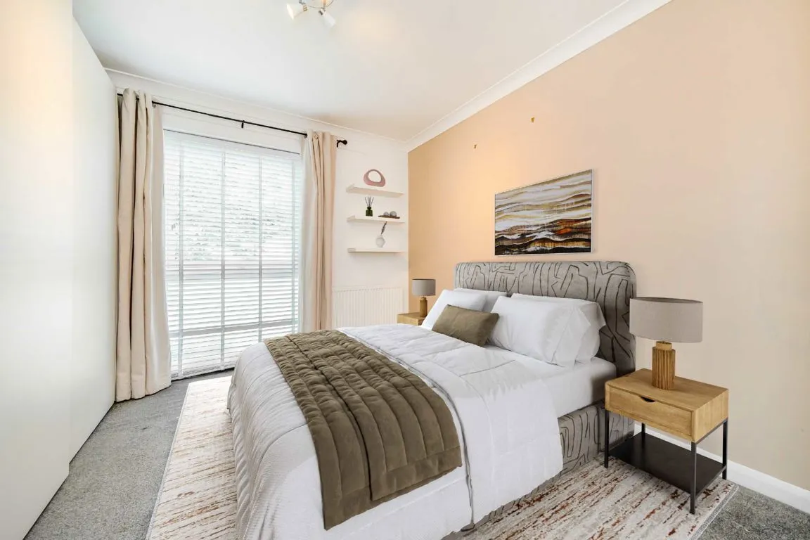 Lambourn Grove, KT1, photo 4
