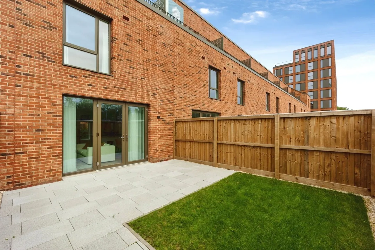 Lumina Village, Old Trafford, M16, photo 18