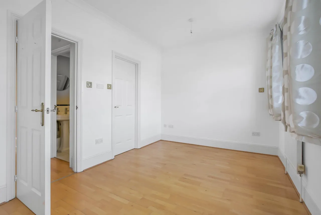 Chadwick Place, Kingston, KT6, photo 10