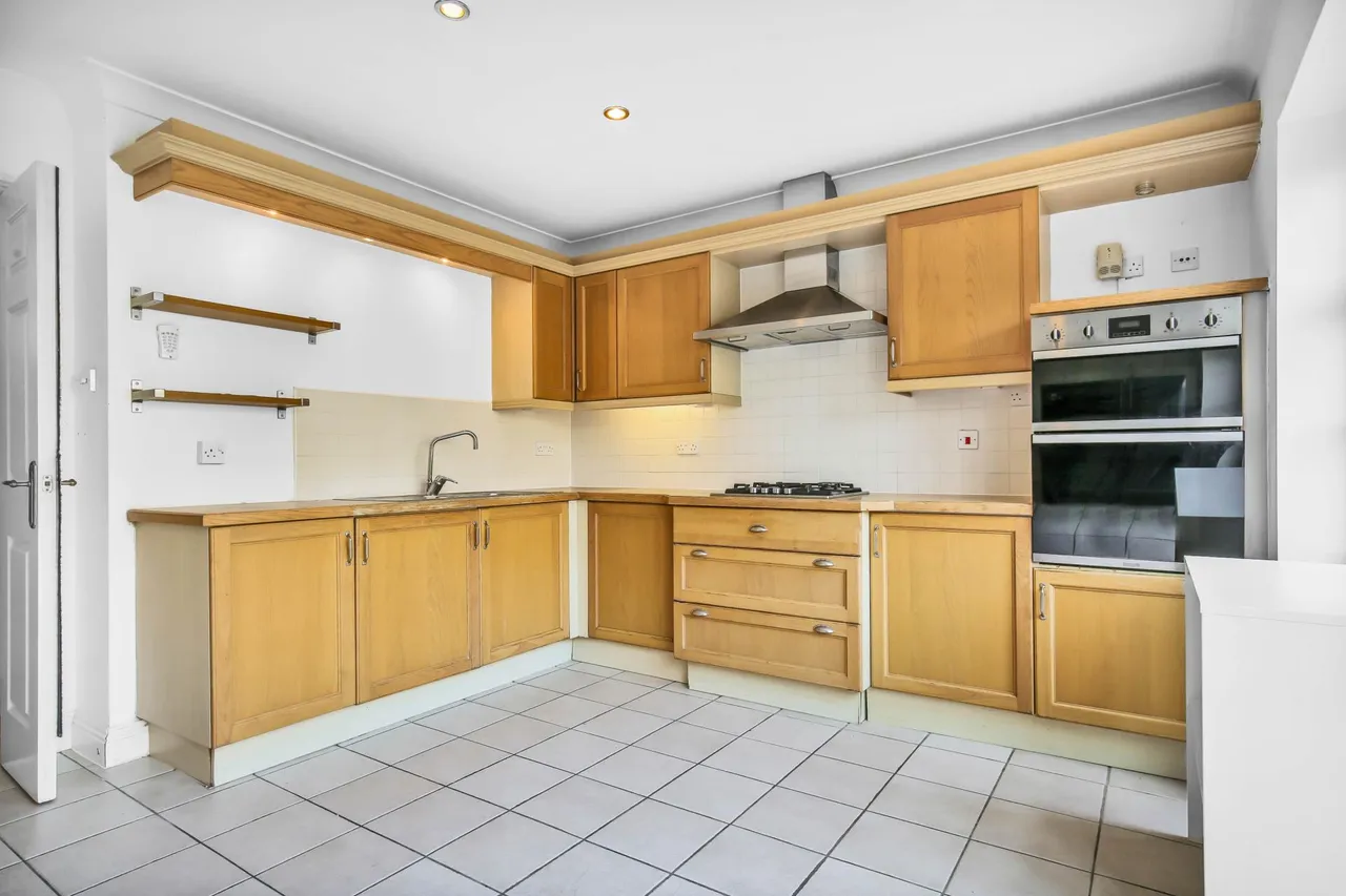 Chadwick Place, Kingston, KT6, photo 4