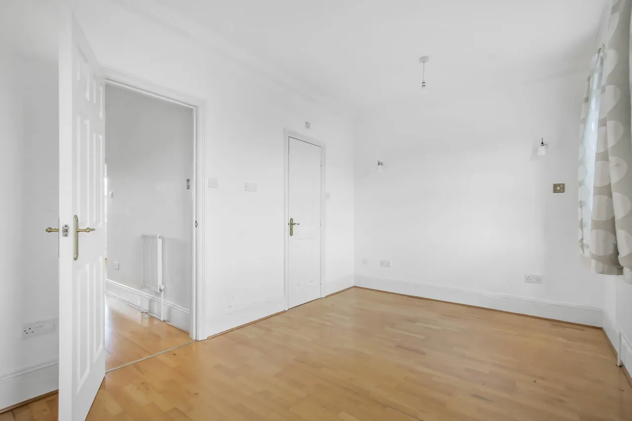 Chadwick Place, Kingston, KT6, photo 9