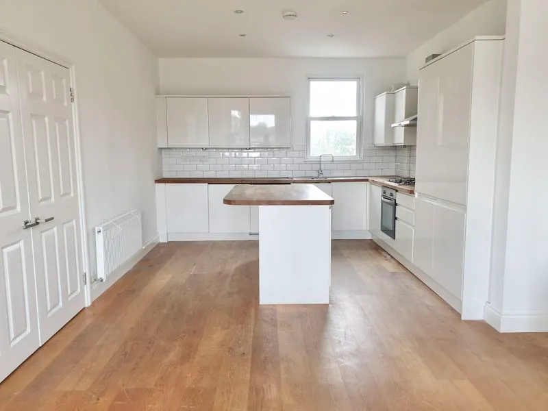 3 bed property to rent — Oakhill Road, London SW15 2QL