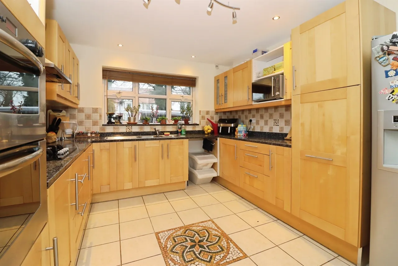 Alfreton Road, Sutton-In-Ashfield, NG17, photo 3