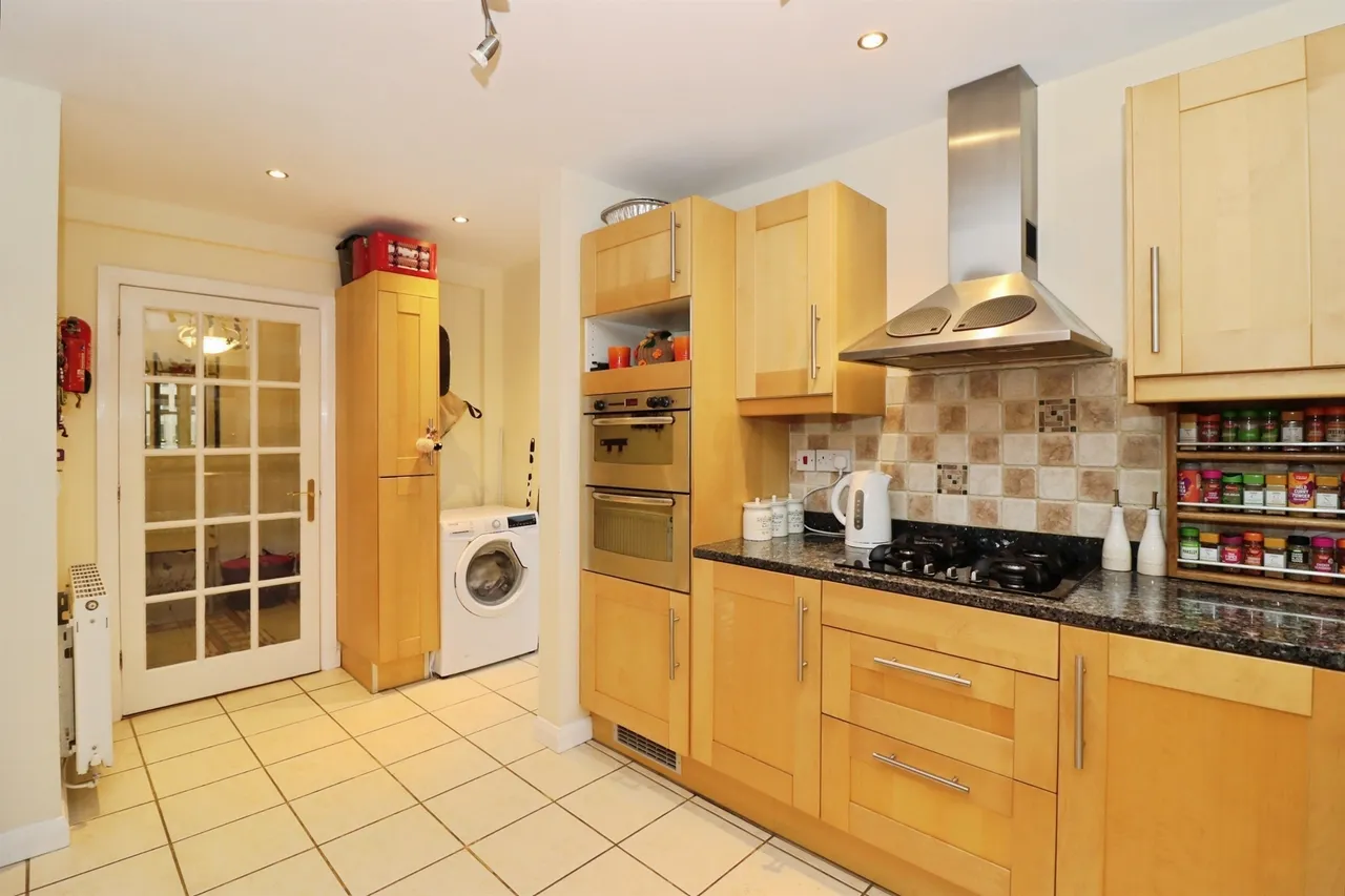 Alfreton Road, Sutton-In-Ashfield, NG17, photo 8