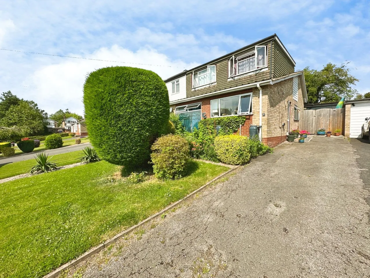 4 bed house for sale, Denton Road, Burton-On-Trent, DE13