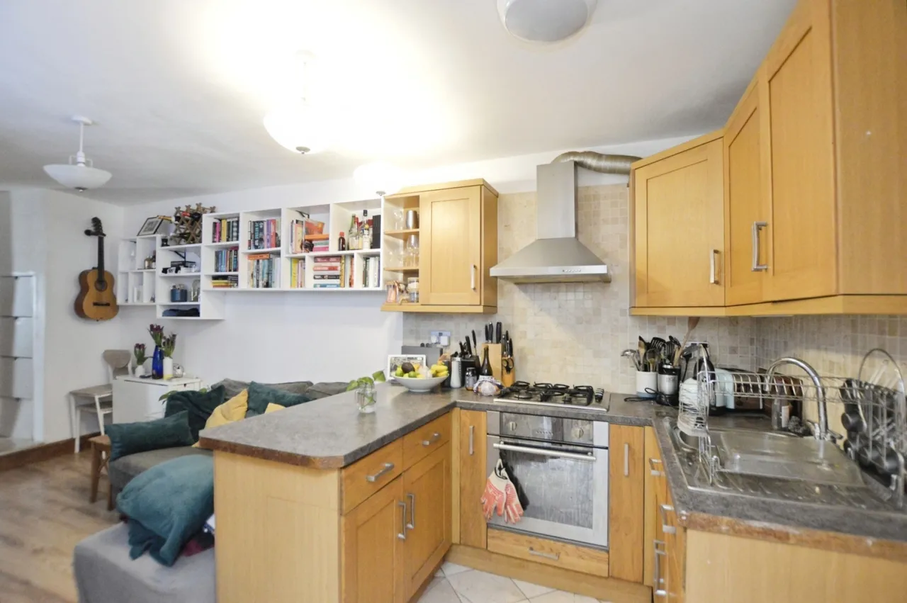 Bushey Road, London, photo 4