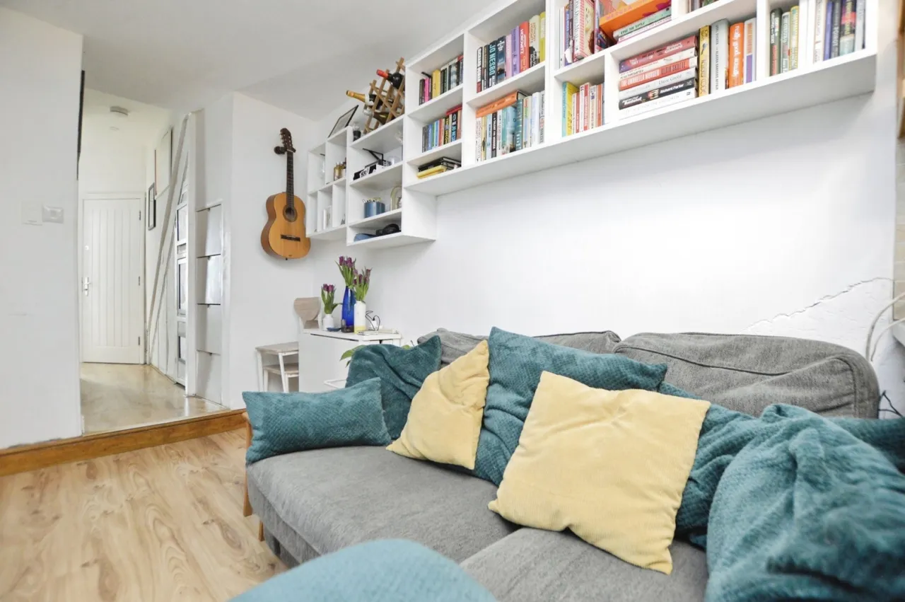 Bushey Road, London, photo 3