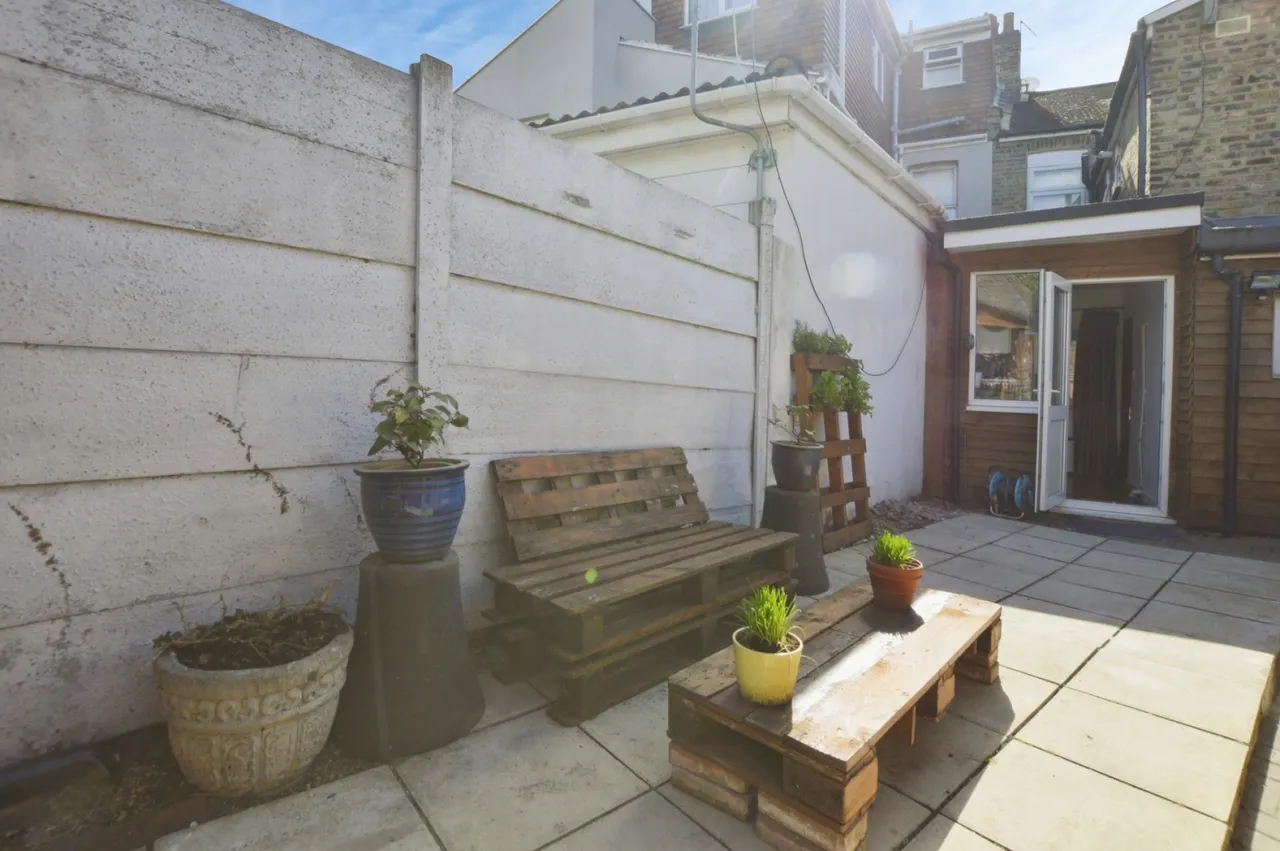 Bushey Road, London, photo 12