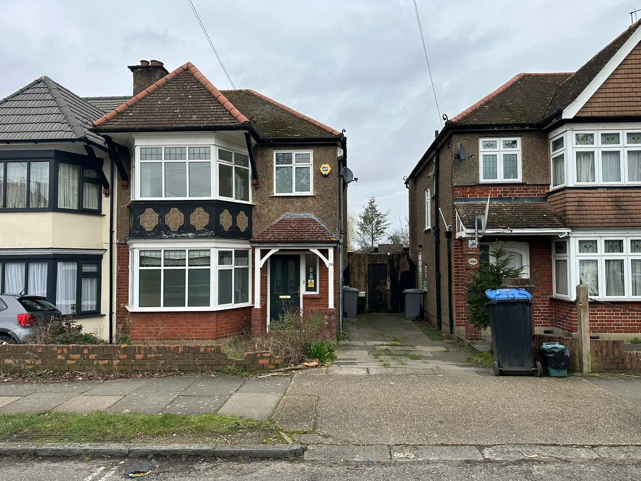 3 bed house for sale — Grasmere Avenue, Wembley