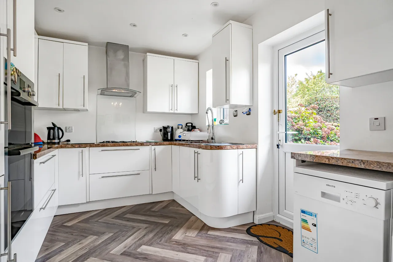 Cranbrook Road, Ilford, IG2, photo 3