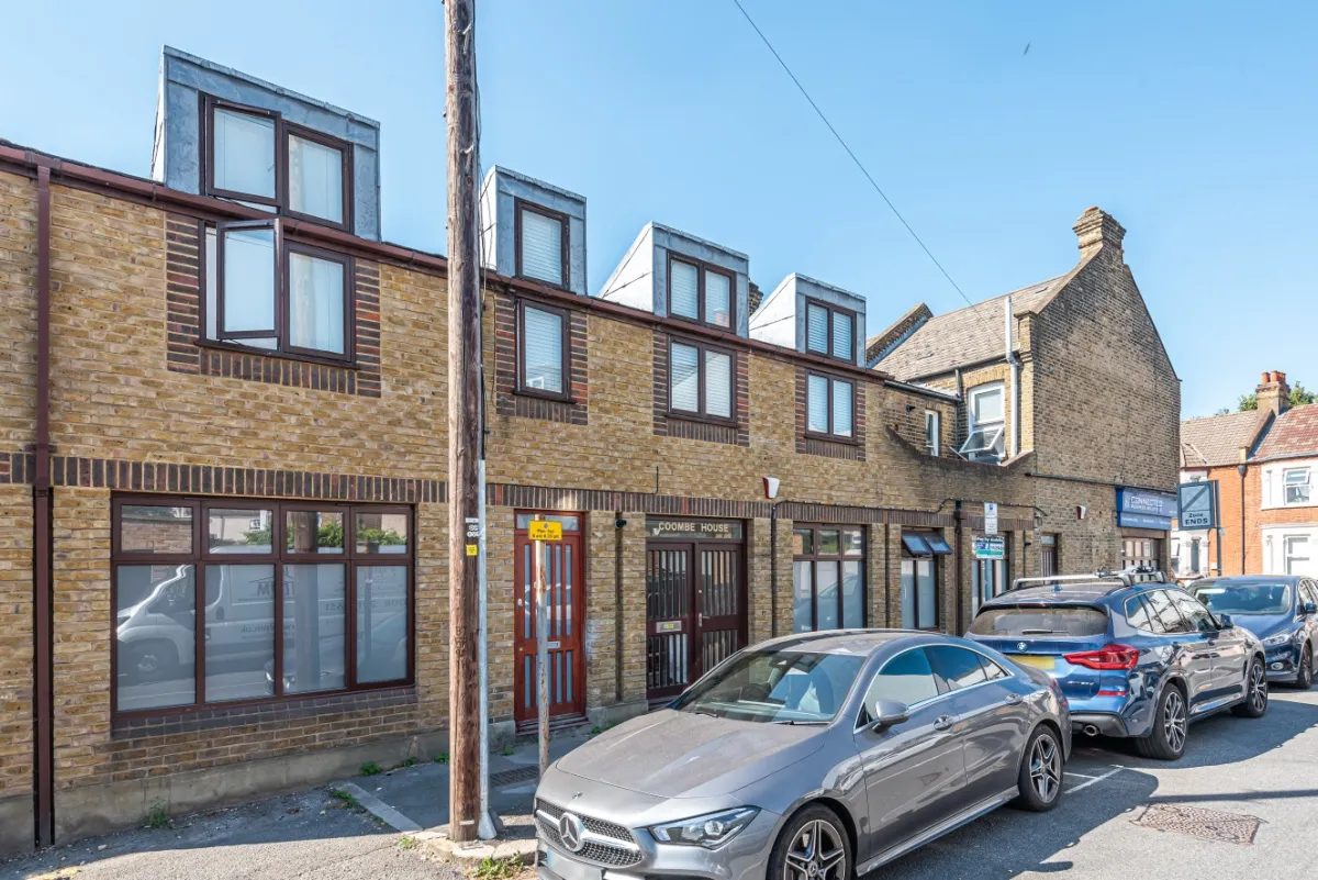 1 bed flat to rent, Edna Road, London, SW20