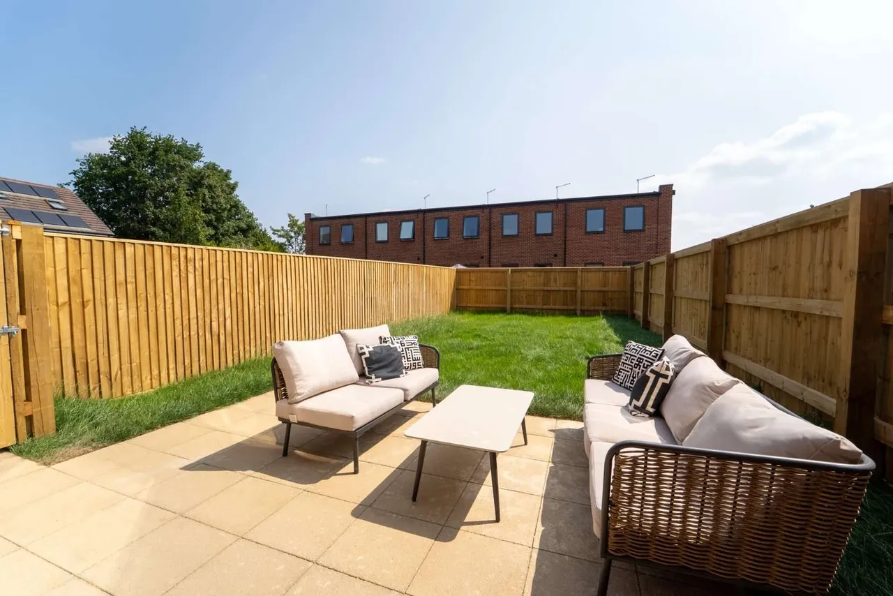 43 The Braithwaite, St James Park, Locksway Road, Southsea, PO4 8LD, photo 2