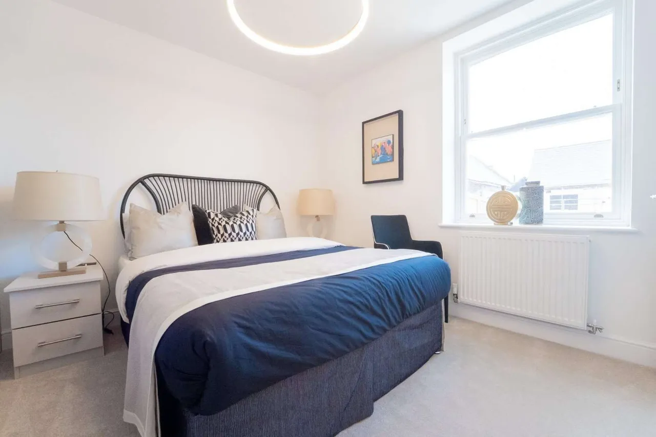43 The Braithwaite, St James Park, Locksway Road, Southsea, PO4 8LD, photo 5
