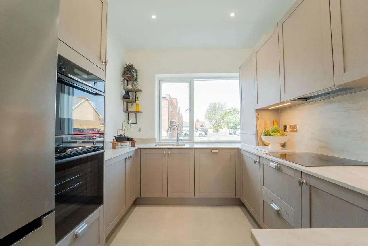 43 The Braithwaite, St James Park, Locksway Road, Southsea, PO4 8LD, photo 10
