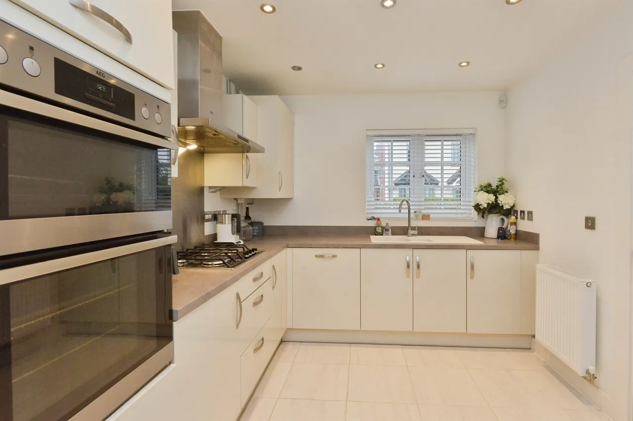Devereux Court, Glebe Farm, Milton Keynes, photo 6