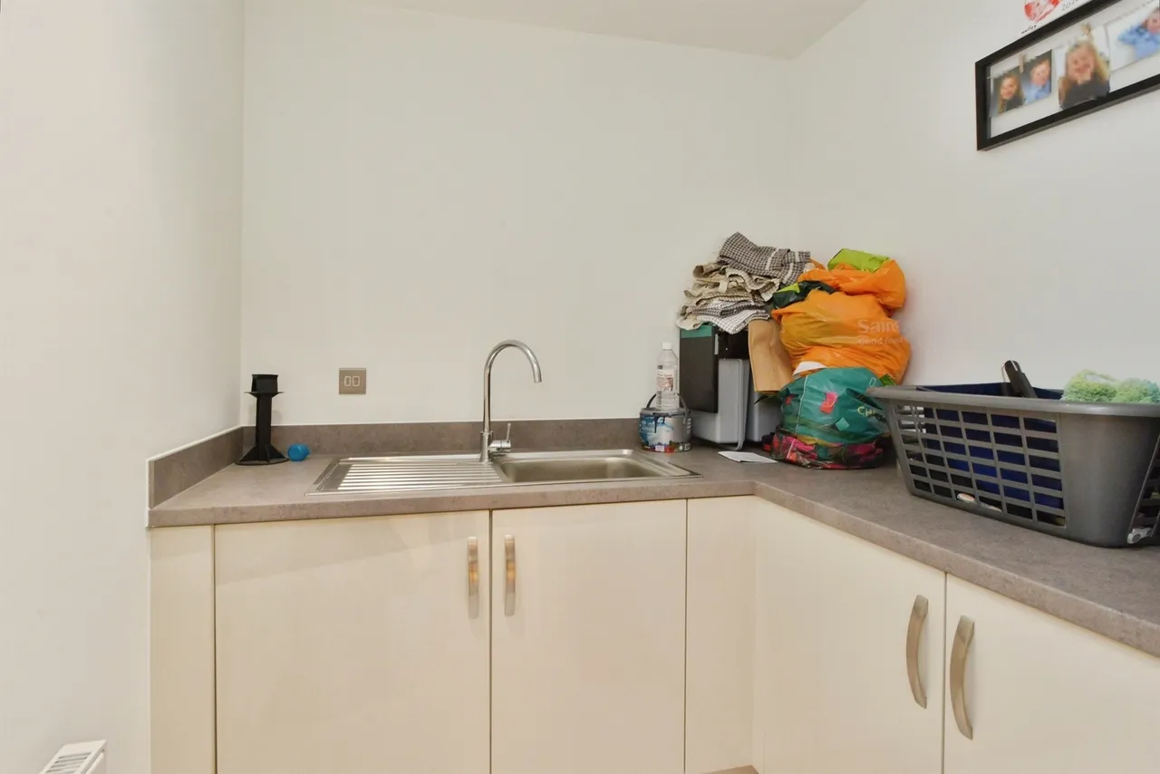 Devereux Court, Glebe Farm, Milton Keynes, photo 8