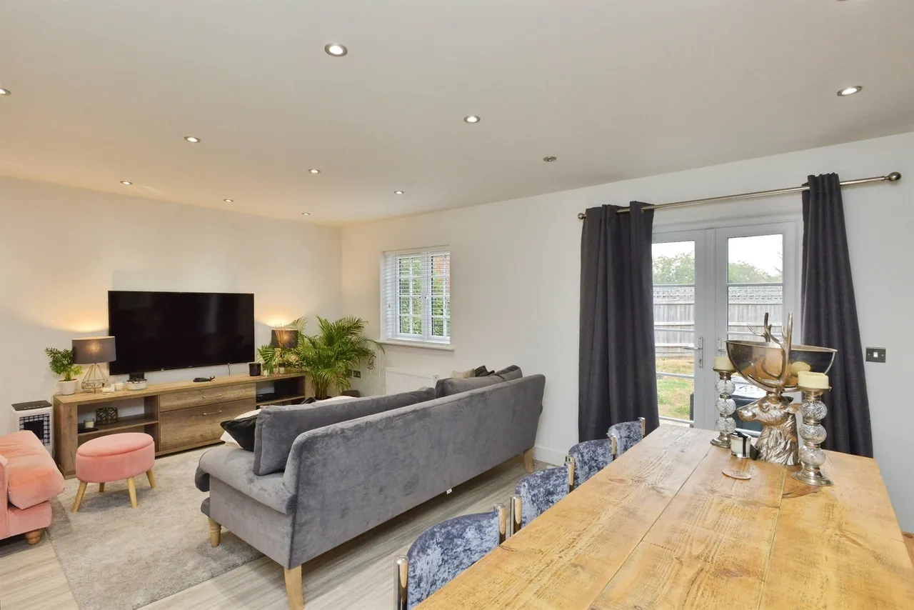Devereux Court, Glebe Farm, Milton Keynes, photo 10