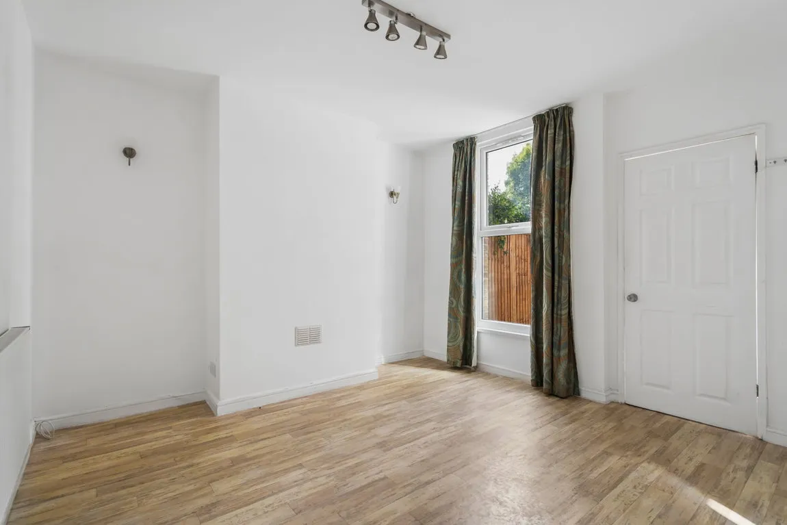 High Street, Northwood, HA6, photo 6