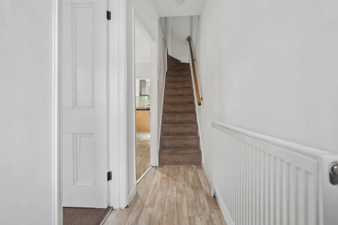 High Street, Northwood, HA6, photo 10